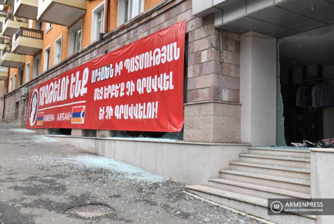 Stepanakert City again under Azeri missile strikes 