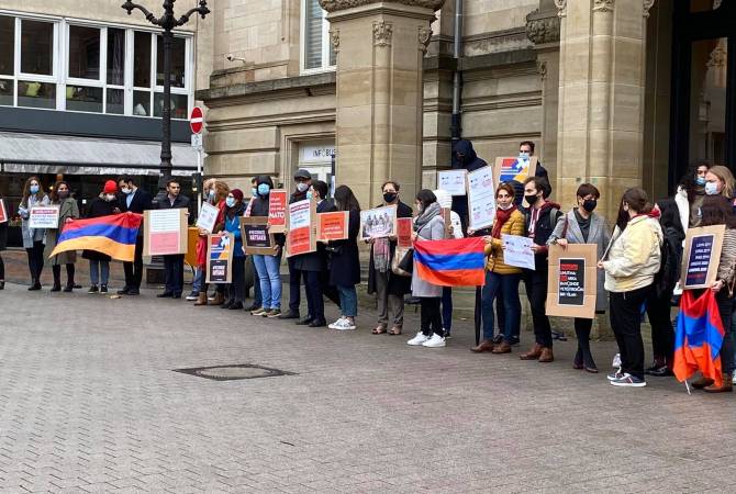 Армянская община Люксембурга организовала акцию в поддержку Арцаха