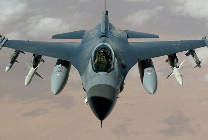 Selon « New York Times » sur l’aéroport militaire de Gandja il y avait au moins deux chasseurs 
F-16 