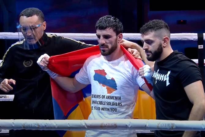 Բաչկովը պրոֆեսիոնալ ռինգում առաջին հաղթանակից հետո կրել է հայ զինվորին 
նվիրված հատուկ շապիկ
