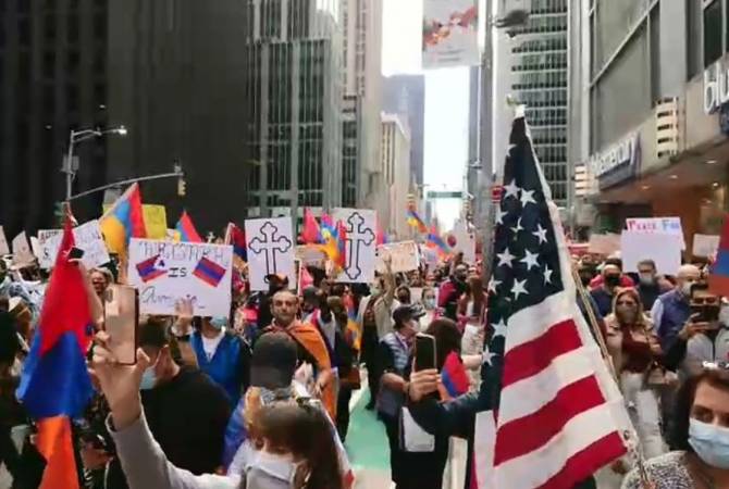 المجتمع الأرمني بنيويورك يجري مسيرة حاشدة  للمطالبة بالاعتراف بإستقلال آرتساخ ومحاكمة أذربيجان-تركيا
