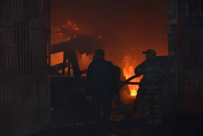 Азербайджан целится в гражданские объекты: в результате обстрела в Мартакерте 
сгорела квартира

