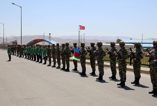 Министр обороны Турции лично руководил нападением на Нагорный Карабах: 
“Коммерсантъ”

