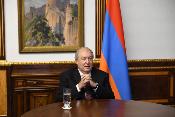 "Для армянской стороны победа — это сохранить свой дом": Интервью президента 
Армении "Коммерсанту"
