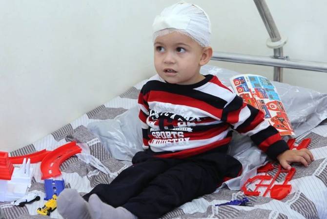 Արցախի Մարտունիում ռմբակոծության հետևանքով վիրավորված 2-ամյա երեխան 
դուրս է գրվել հիվանդանոցից