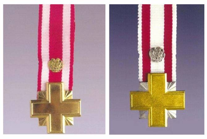 Президент подписал указ о награждении орденами “Боевой крест” I и II степени

