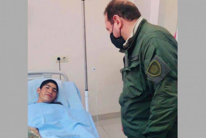 Armenia defense minister visits wounded soldiers