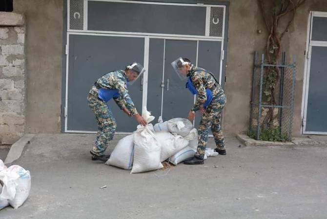 В Степанакерте и на прилегающих территориях саперы уничтожают неразорвавшиеся 
снаряды

