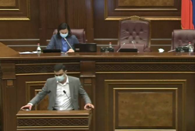 Карапет Мхчян принял мандат депутата Национального собрания Республики Армения

