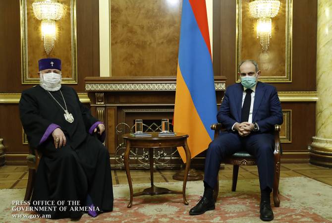 Премьер-министр Пашинян провел встречу с Католикосом Всех Армян Гарегином Вторым