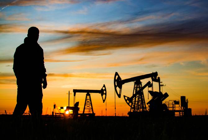 Ադրբեջանի տնտեսությունը կանգնած է նավթի գնանկմամբ պայմանավորված 
հերթական ճգնաժամի շեմին
