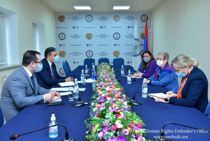 Арман Татоян представил послу ЕС в Армении факты зверств ВС Азербайджана

