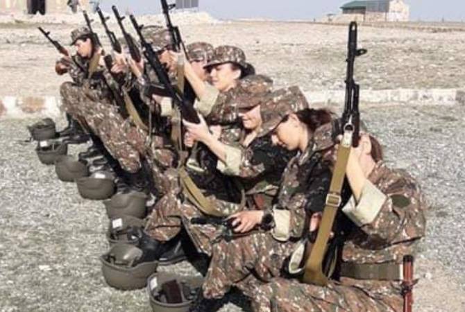 Минобороны Армении опубликовало видеоматериал обучения первой женской роты

