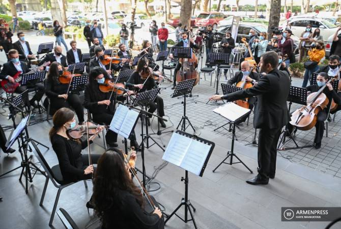 Սիմֆոնիկ նվագախմբի բարեգործական համերգներից ստացված հասույթը կփոխանցվի 
Զինծառայողների հիմնադրամին