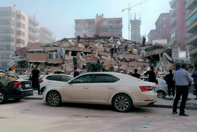 В результате землетрясения в Турции есть разрушения

