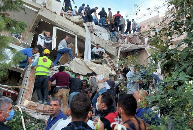Իզմիրում տեղի ունեցած երկրաշարժի արդյունքում առնվազն 20 շենք է փլվել, զոհվել 
առնվազն 4 մարդ