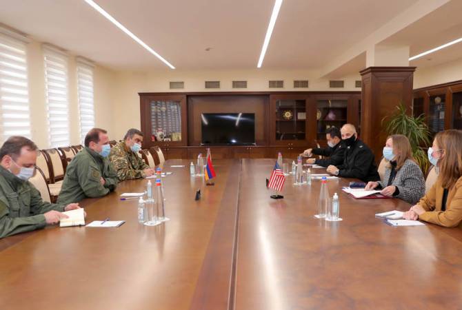Армянские силы продолжают уверенно выполнять свои задачи: министр обороны послу 
США
