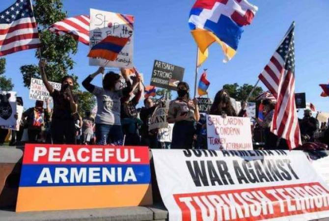 Women from Artsakh gather outside US Embassy in Yerevan, ask meeting with Ambassador 