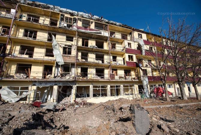 Azerbaijani military drops cluster bombs on town of Shushi 