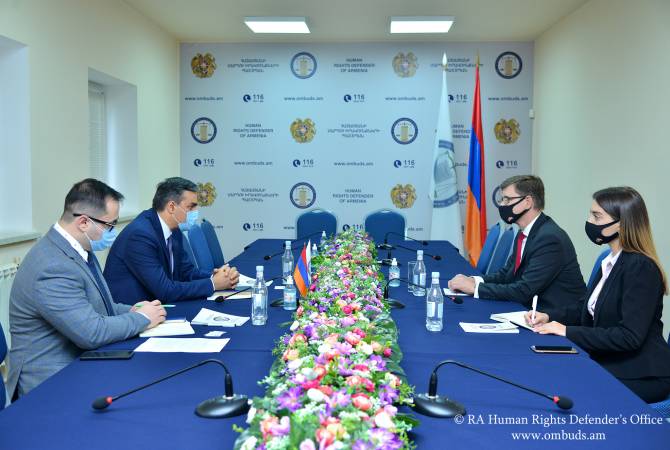 Armenia Ombudsman introduces Dutch Ambassador on damages caused by Azerbaijan to 
Artsakh civilians