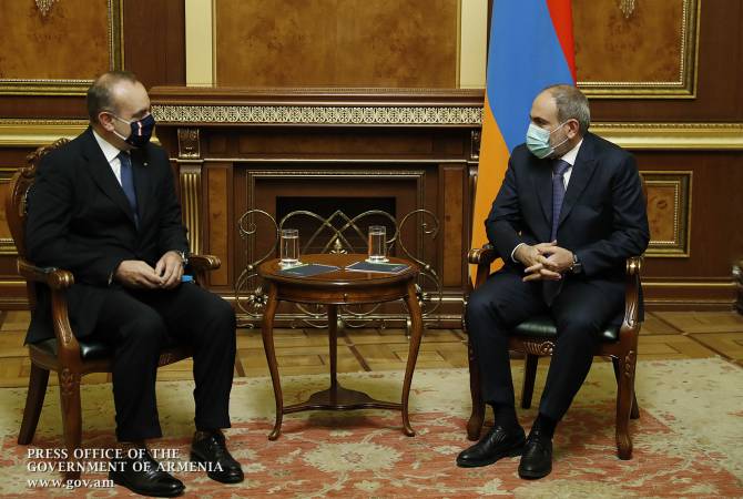 Le Premier ministre a rencontré l'Ambassadeur d'Italie en Arménie