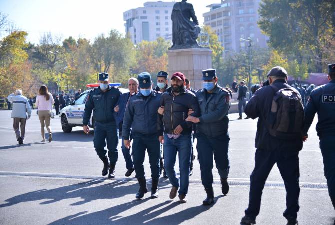 Несколько доставленных с площади Свободы в полицию уже выпущены

