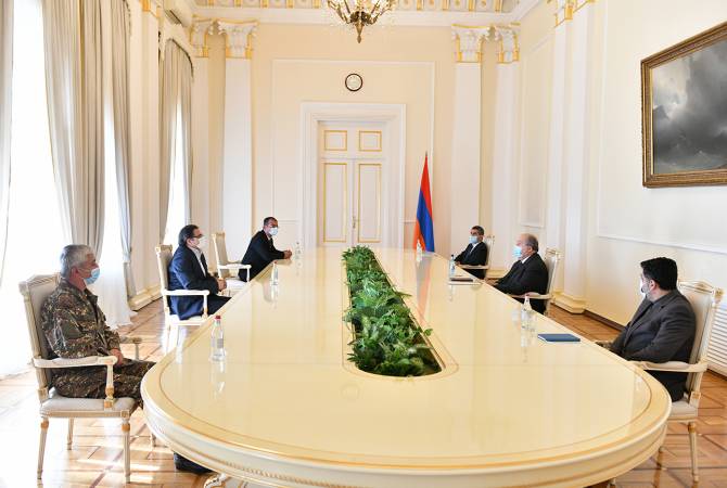 Армен Саркисян продолжает консультации с политическими силами

