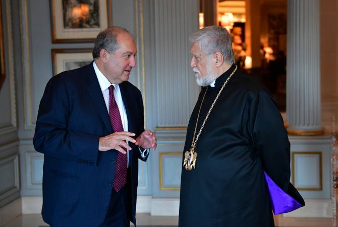 Le Président Sarkissian et sa Sainteté Aram I ont un entretien téléphonique