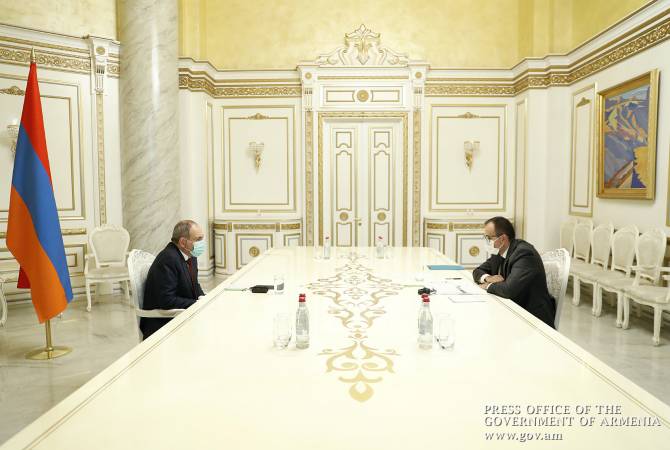 Le Premier ministre Nikol Pashinyan a reçu le ministre de la Santé Arsen Torosyan