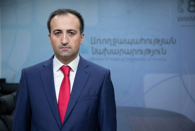 Armenian healthcare minister congratulates military doctors on professional day