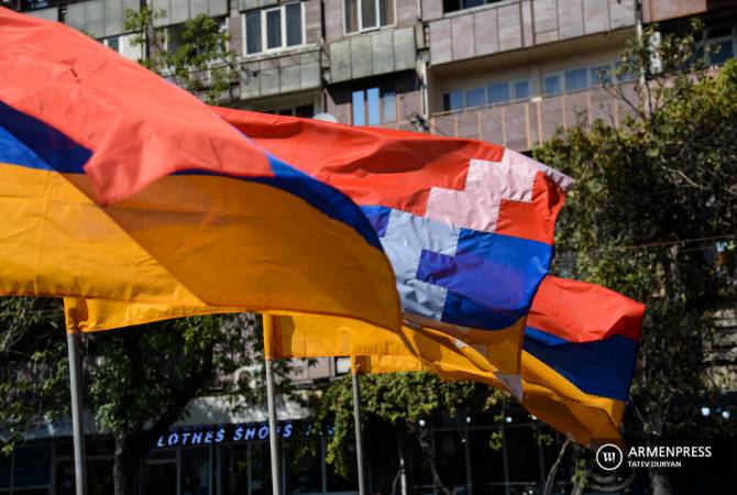 Ֆրանսիայի 120 նշանավոր մտավորականներ կոչ են հղել ի պատշպանություն 
Հայաստանի և Արցախի