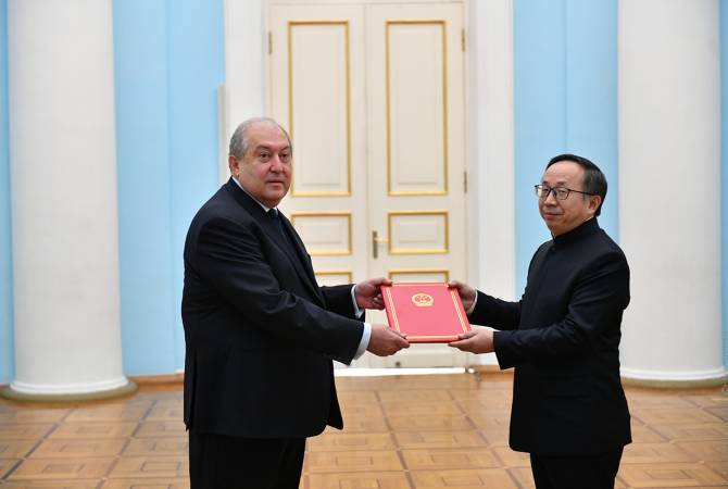 السفير الجديد للصين بأرمينيا فان يون يقدم أوراق اعتماده للرئيس سركيسيان والتشديد على تعميق 
التعاون