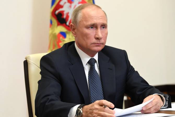 Путин сообщил, что находится в постоянном контакте со своими коллегами и в Армении, и 
в Азербайджане