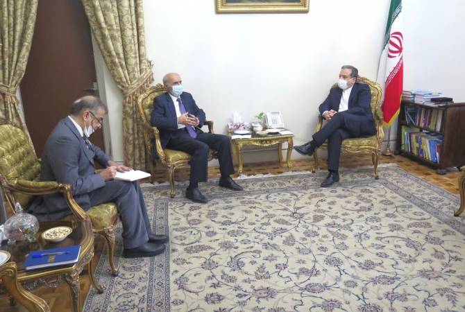 Посол Арташес Туманян встретился с заместителем министра иностранных дел Ирана 
Сейедом Абасом Аракчи