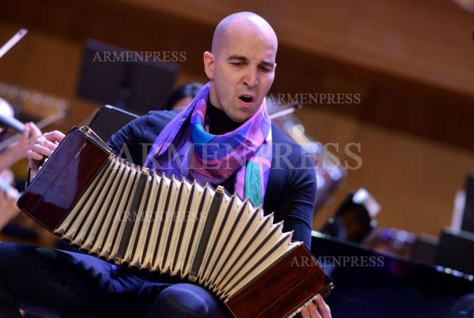 Известный бандонеонист Марио Стефано Пиетродарки исполнил произведение, 
посвященное Арцаху

