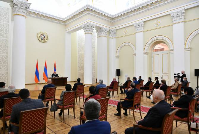 Армен Саркисян встретился с представителями общественности

