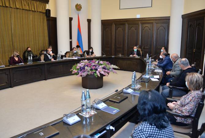 Pashinyan meets with families of captured and missing people