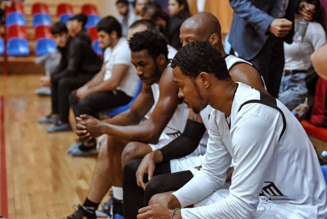 “Ваагни Сити” лидирует на чемпионате по баскетболу
