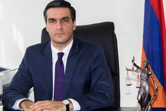 Arman Tatoyan juge inadmissibles les insultes et propos vexatoires contre les Arméniens de 
l’Artsakh