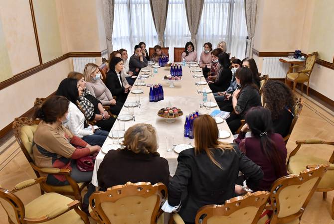 Armenian PM’s wife meets with mothers of captured and missing servicemen