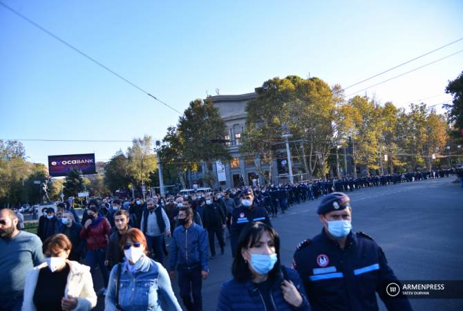 Полиция Еревана задержала 33 участника митингов