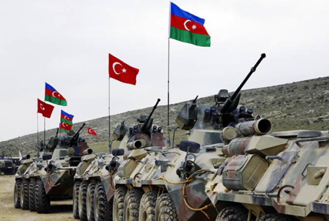Россия не отступает, Турция не отказывается от идеи наличия регулярных войск в 
Азербайджане