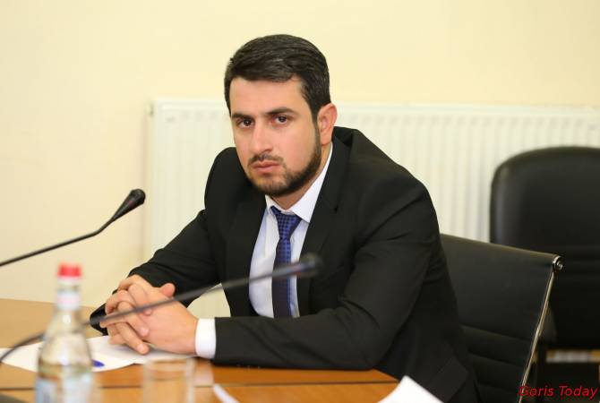 Никакого вопроса о передаче Азербайджану какого-либо села Сюника не обсуждается: 
вице-губернатор
