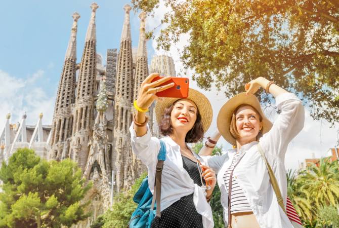 В Испании подсчитали, сколько туристов потеряли из-за пандемии