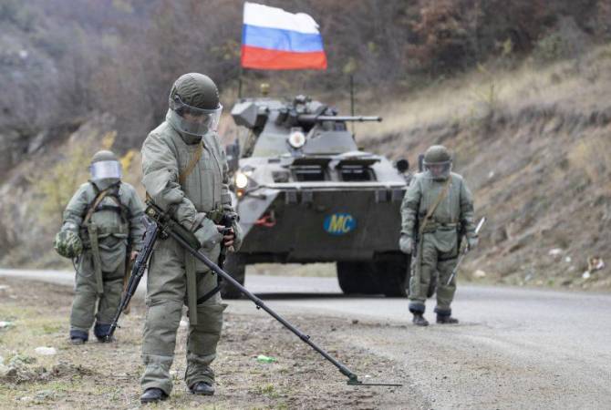 В Степанакерте за прошедшие сутки российские миротворцы уничтожили около 100 
взрывоопасных предметов