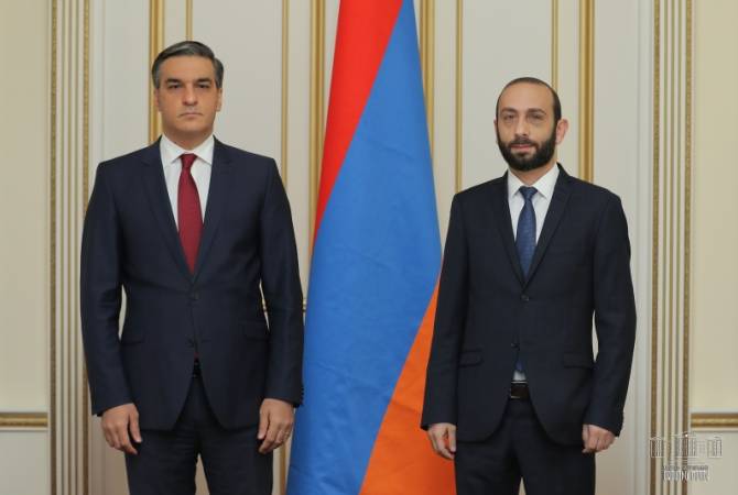 Speaker of Parliament Mirzoyan meets with Ombudsman Tatoyan