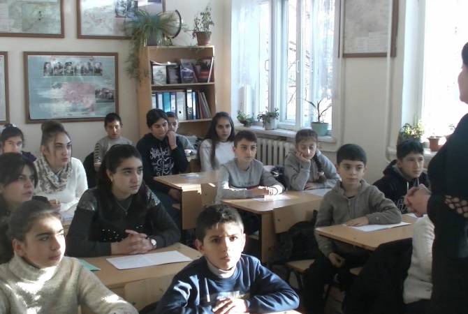 В Степанакерте действует 5 школ, еще 5 школ начнут действовать в течение недели


