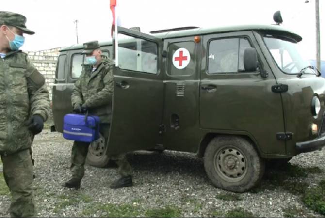 Первые медицинские мобильные бригады российских миротворцев в Нагорном Карабахе 
уже оказывают помощь