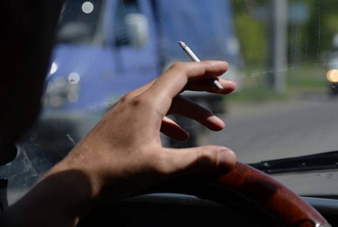 Парламент Армении принял законопроект о введении штрафа за курение в машине при 
вождении