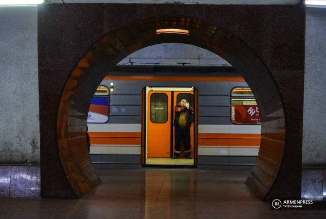 Protesters obstruct Yerevan subway operation